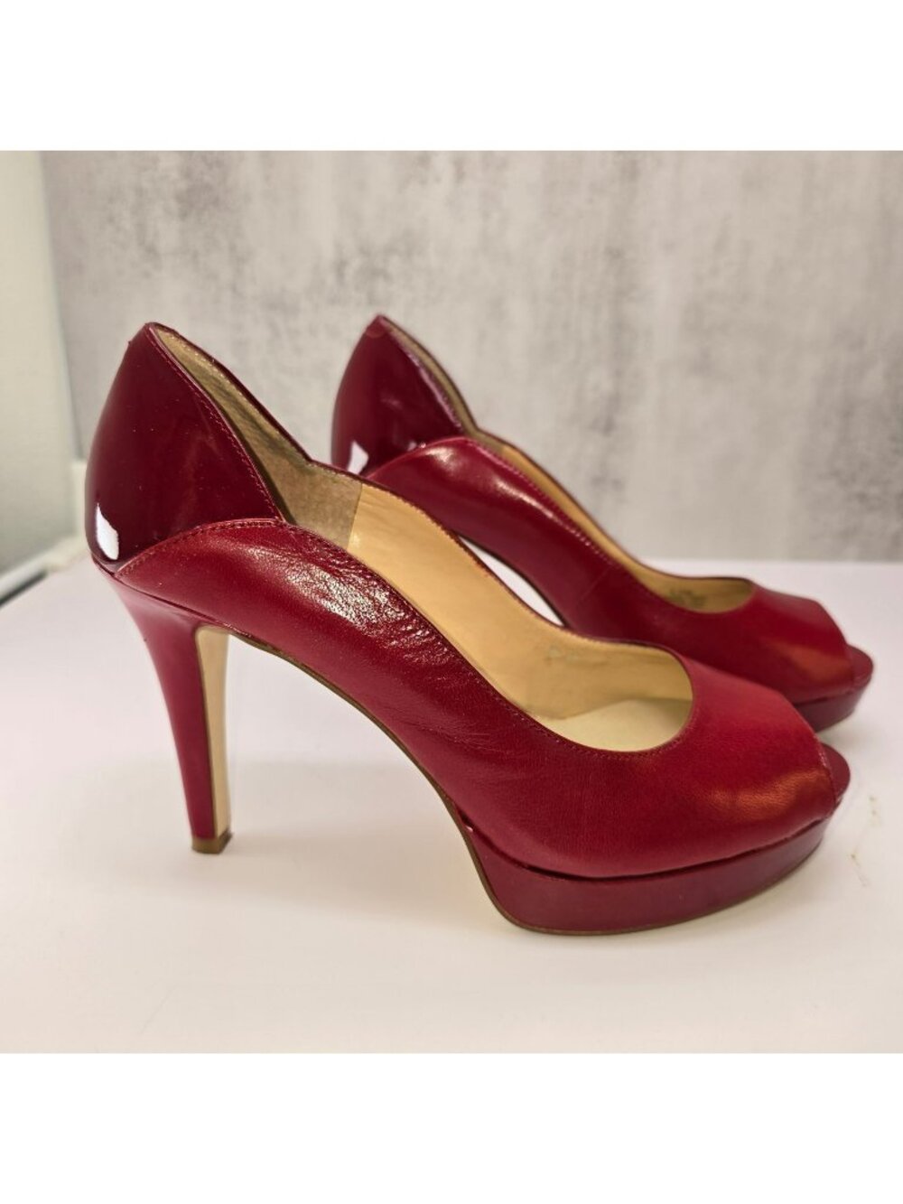 Gianni Bini Red Leather Peep Toe Platform Heels Size 6.5M Women’s Shoes VR9000